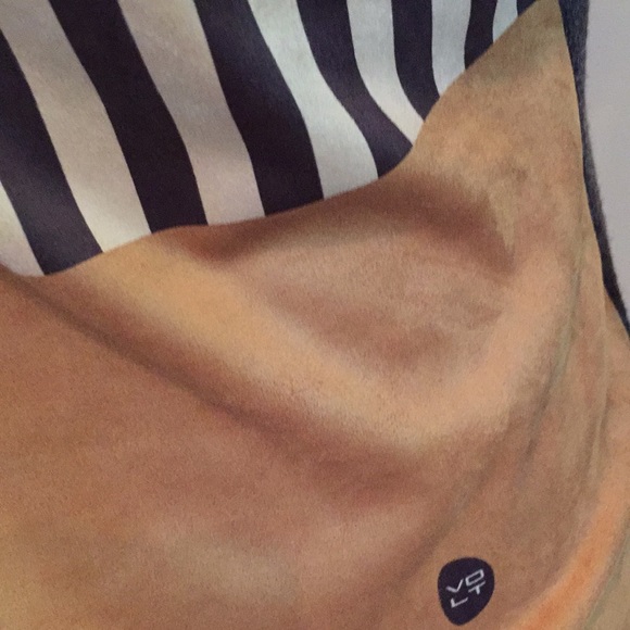 Volt Design Leo Sweater Asymmetrical Pullover Top NWT - Picture 4 of 7